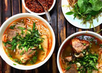 Về Cố Đô Huế đừng quên thưởng thức 5 món ăn đậm chất nồng nàn